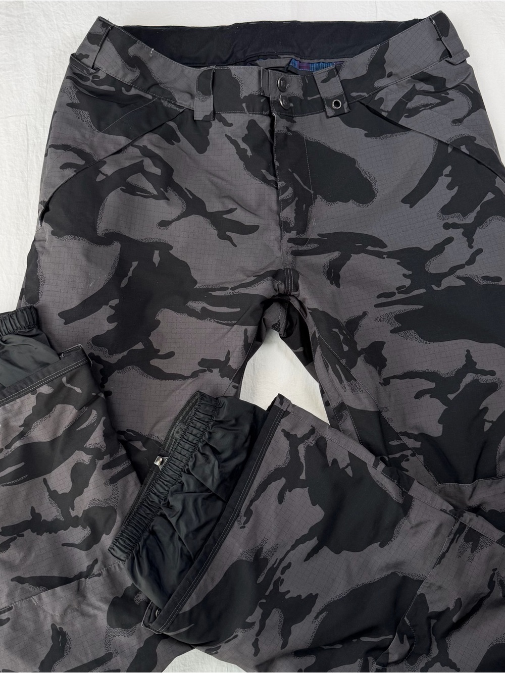 Burton DryRide Camo Snowboard Ski Pants Mens L Cargo Waterproof